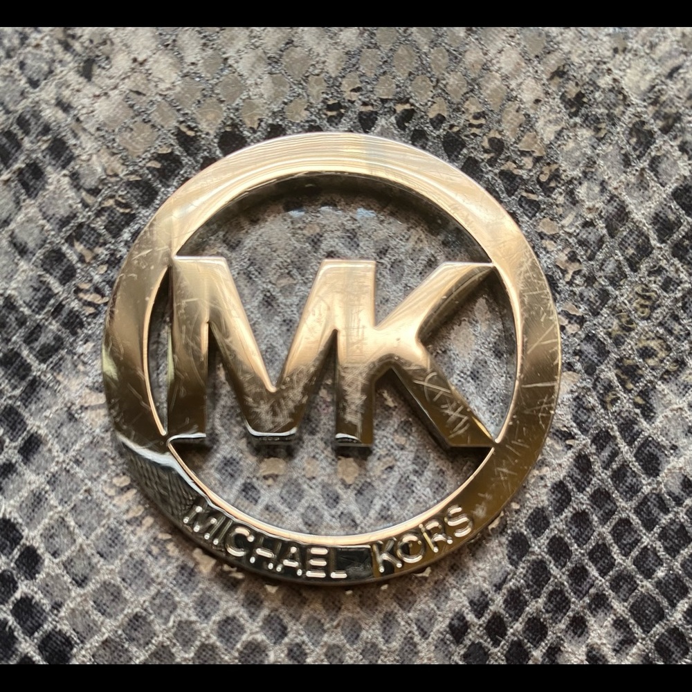 Michael Kors python embossed wallet. - Picture 4 of 7